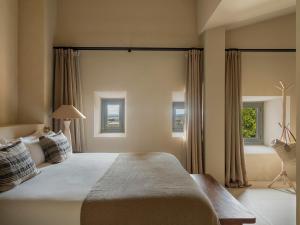 The Lodge Mallorca, Small Luxury Hotels客房内的一张或多张床位