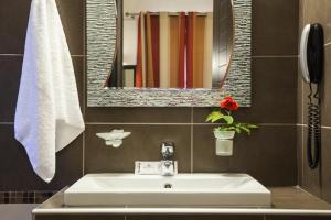 Koupelna v ubytování Hotel Meteoritis