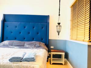 Postel nebo postele na pokoji v ubytování sevenseas cote'd azur 1 bedroom near Beach
