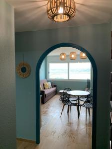 A seating area at Delta Muga, Piso muy cerca de la playa