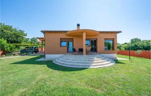 En have udenfor 3 Bedroom Awesome Home In Liznjan