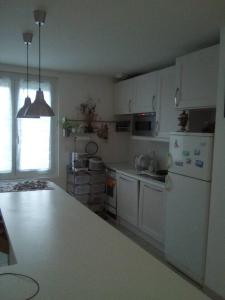 Dapur atau dapur kecil di Grand T2 50m plage vue sur mer