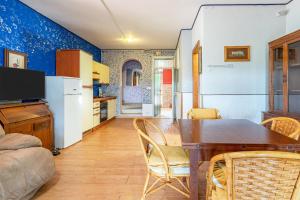 Zdjęcie z galerii obiektu Casavacanza con piscina e veranda w Auguście