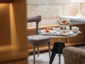 Posezení v ubytování Yndo Hôtel