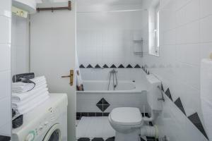 Bilik mandi di Kukci Apartment +15 gambar