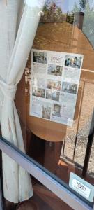 ピサにあるアルフィエーリ ベッド ＆ ブレックファーストの新聞窓