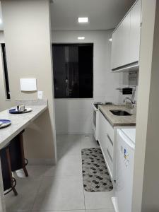 Η κουζίνα ή μικρή κουζίνα στο Apartamento 2 Quartos - 5 minutos do São João de Petrolina