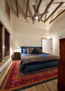 Ένα ή περισσότερα κρεβάτια σε δωμάτιο στο Hÿgge House