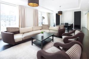 Posezení v ubytování Nasma Luxury Stays - Limestone House