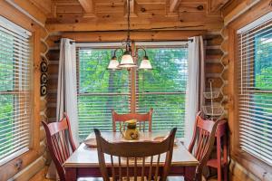 Gallery image of City Escape in Blue Ridge +21 photos