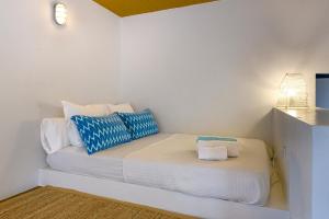 Postel nebo postele na pokoji v ubytování Hidesign Athens Villa In Sounio