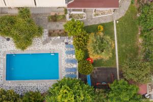 Bazén v ubytovaní Breeze apartment alebo v jeho blízkosti