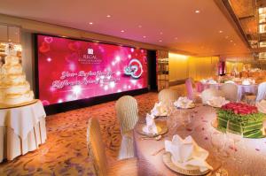 TV a/nebo společenská místnost v ubytování Regal Kowloon Hotel