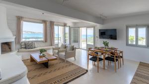 Μια τηλεόραση ή/και κέντρο ψυχαγωγίας στο Ambassador Luxury Villas