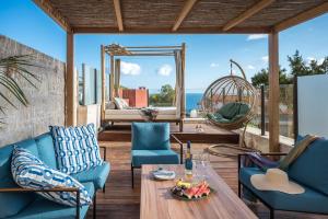 Posezení v ubytování Esperides Resort Crete, The Authentic Experience