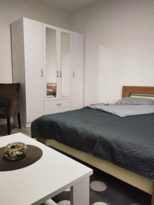Llit o llits en una habitació de Stančić kraj Morave