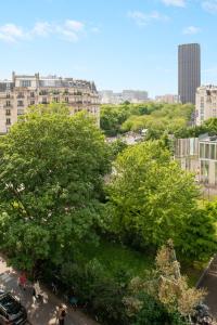 Udsigt til Paris eller udsigt til byen taget fra hotellet + 19 billeder