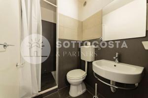 Salle de bains dans l'établissement Surf Flat