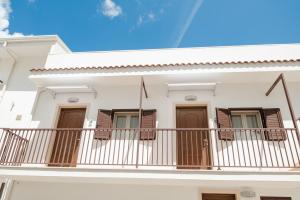 Rõdu või terrass majutusasutuses Hotel La Caravella
