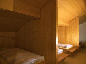Postel nebo postele na pokoji v ubytování Hotel Aletschhorn + 10 fotografií