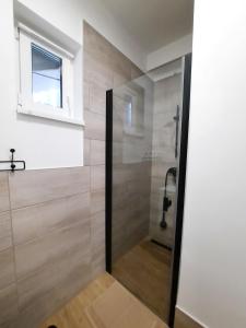 Et badeværelse på Sunny Beach Villa + 93 billeder