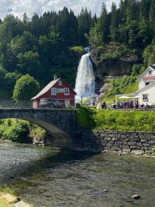 Bygningen som feriehuset ligger i