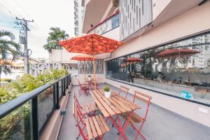 Μπαλκόνι ή βεράντα στο Breakfast Included at Regatta Living 605 +5 φωτογραφίες