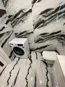 Ένα μπάνιο στο VIP new apartment Odessa