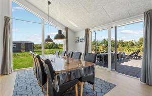 Balkón nebo terasa v ubytování Stunning Home In Tarm With Kitchen