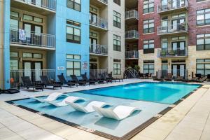 an image of a swimming pool at a apartment complex at Barton Springs 1br w wd gym pool nr Town Lake ATX-189 in Austin