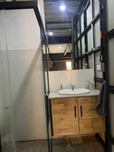 Koupelna v ubytování Apartamento loft medellin by Casa Lucca