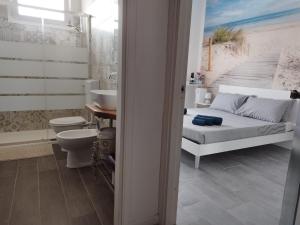 Koupelna v ubytování b&b Casa Balai 72 a 100 mt dal mare