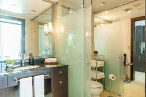 Vannituba majutusasutuses Boutique Suites 3 min walk to beach