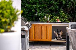 Fotografie z fotogalerie ubytování Panorama Suite Dora with Jacuzzi v destinaci Palit