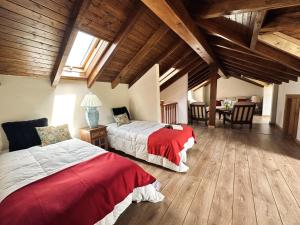 Postel nebo postele na pokoji v ubytování Villa El Quejigal - 13800