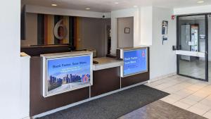 The lobby or reception area at Motel 6-Danvers, MA - Boston North