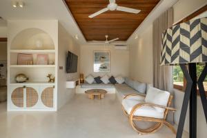 Χώρος καθιστικού στο Villa Odyssea