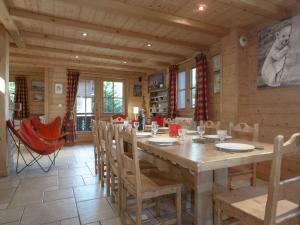 Chalet de Luxe 131m² Courchevel 1650 - 10 Pers., 5 Chambres, Proche Pistes et Centre, Spa, Parking - FR-1-631-147