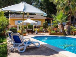 Zdjęcie z galerii obiektu Chalet méditerranéen avec piscine, jardin et Wi-Fi près de la plage à Santa Margalida - ES-266-3 w mieście Santa Margalida