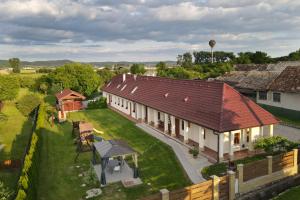 an aerial view of a house with a yard at FARMAOBECKOV sk in Obeckov