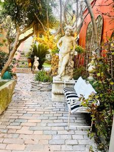 Fotografia z galérie ubytovania La Bravade Luxe et sérénité au cœur de Saint-Tropez Suites spacieuses avec jardin enchanteur v Saint-Tropez