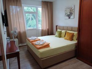 Легло или легла в стая в Amirov Garden