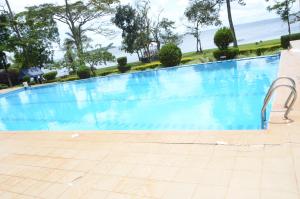 Bazén v ubytování WAMALA RESORT HOTEL SSESE nebo v jeho okolí