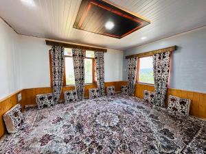 Gallery image of Sheen Homestay in Gulmarg +35 photos