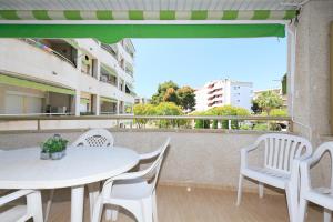 Balkón nebo terasa v ubytování UHC Marathon Apartments