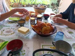 Φαγητό σε αυτός ο ξενώνας ή κάπου εκεί κοντά