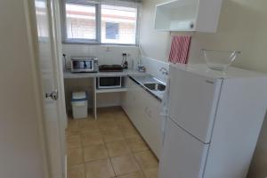 Cucina o angolo cottura di Emu Point Motel