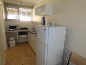Cucina o angolo cottura di Emu Point Motel