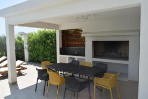 Posezení v ubytování Villa Nikol, heated pool, sea view and BBQ