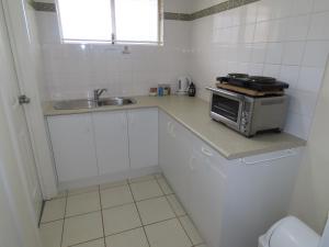 Cucina o angolo cottura di Emu Point Motel